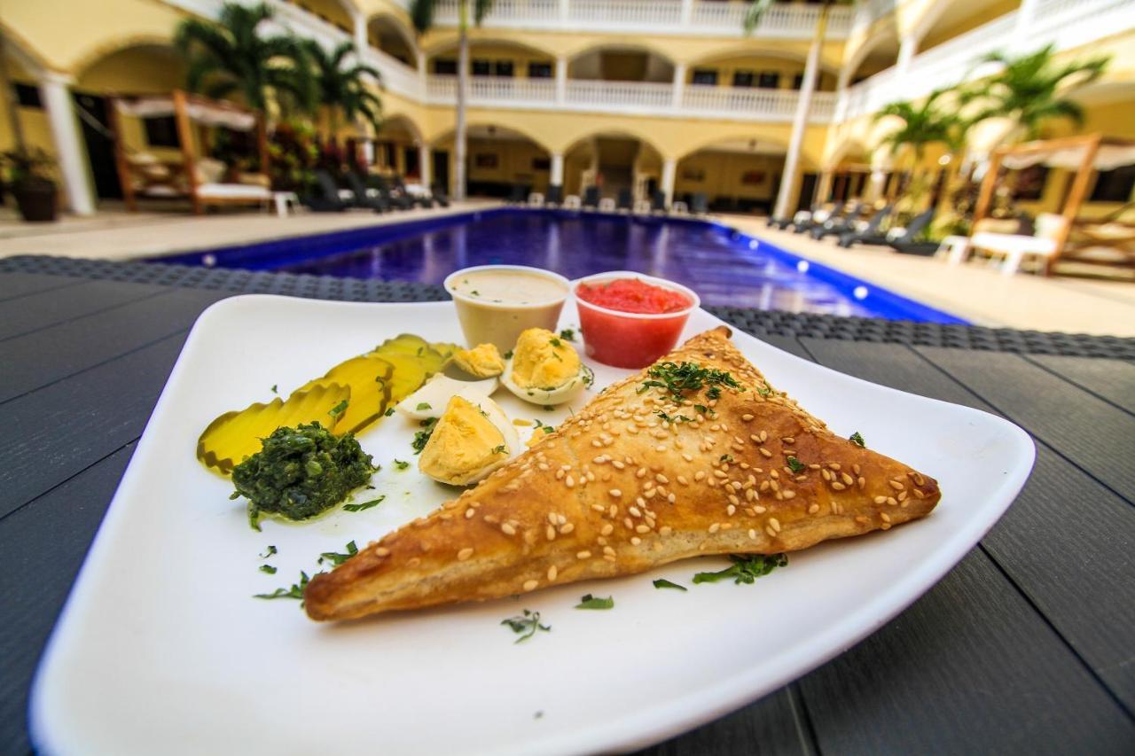 We Playa Hotel Playa del Carmen Exterior photo