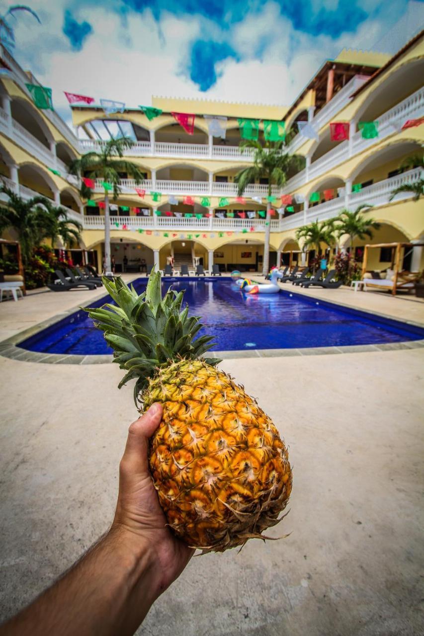 We Playa Hotel Playa del Carmen Exterior photo
